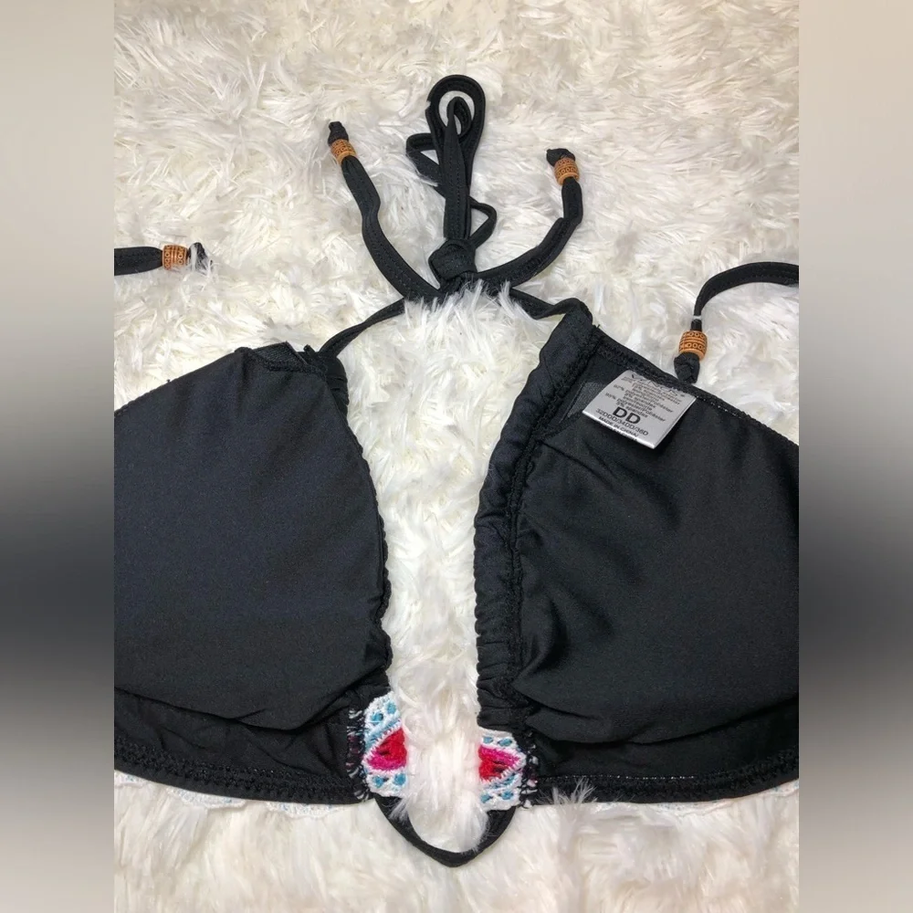 Black and Red Triangle Bikini Top DD
